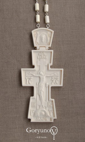 Наперсный крест из бивня мамонта с оглавием и цепью