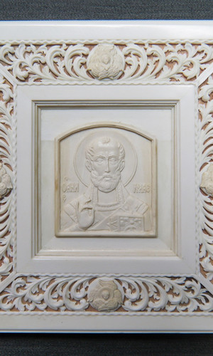 Резная икона Николая Чудотворца из кости