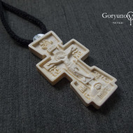 Наперсный крест из бивня мамонта с хризмой